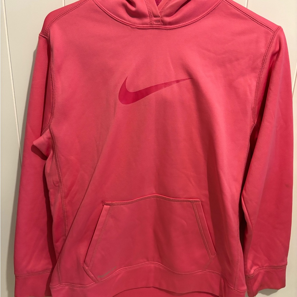 Nike Women’s Therma Fit Sweatshirt in Pink with Swoosh Logo